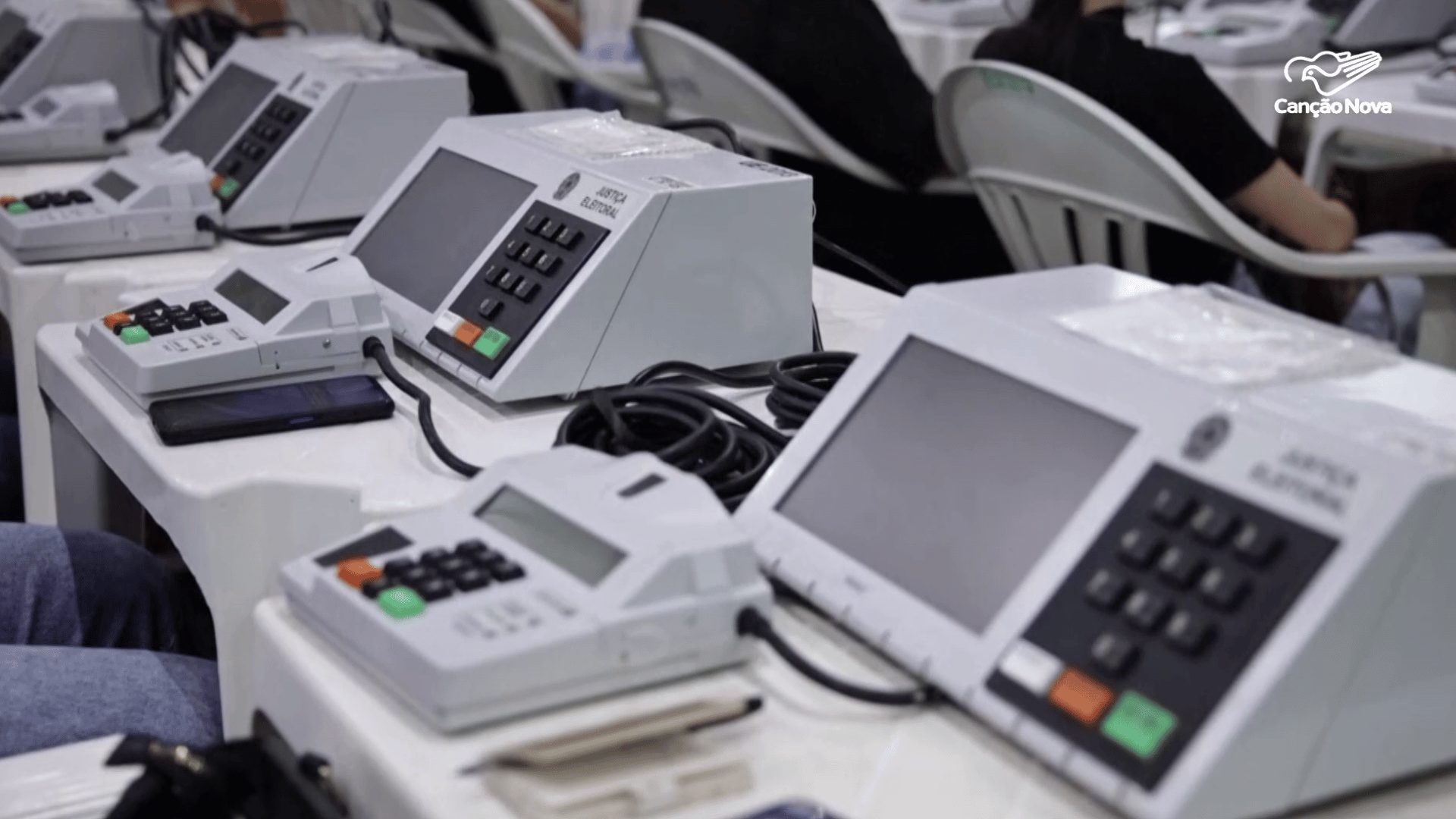 Justiça Eleitoral convoca interessados para acompanhar preparação e lacração das urnas eletrônicas em Leopoldina