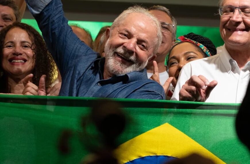 Virada histórica: Lula supera Flávio Bolsonaro e é reeleito presidente do Brasil