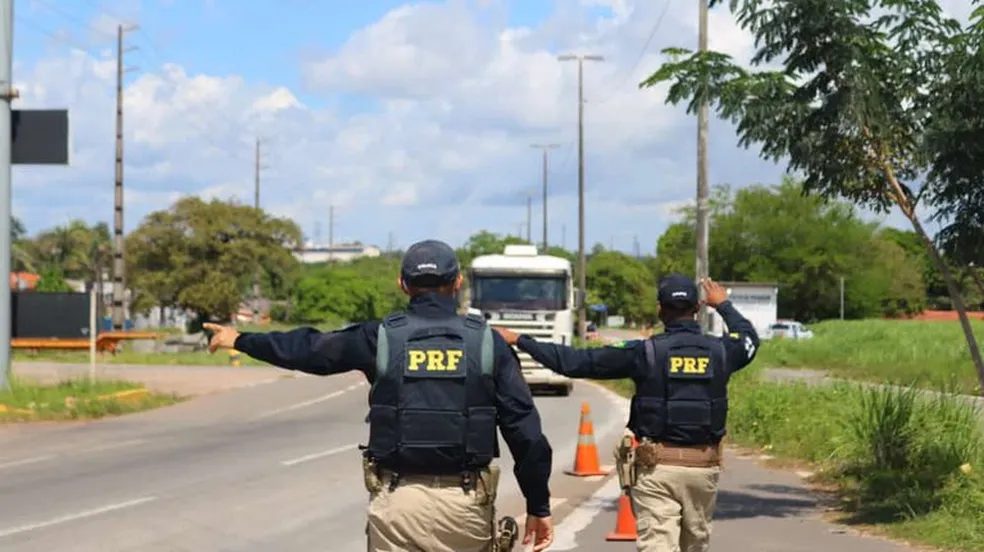 PRF inicia Operação Finados 2026 e reforça fiscalização nas rodovias federais da região