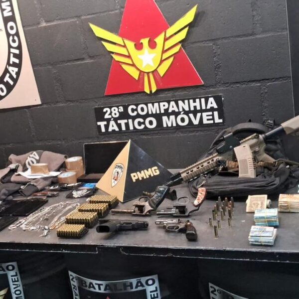 Após prefeito de Itamarati de Minas ser levado por assaltantes, PM prende quatro pessoas e apreende armas e munições&hellip;