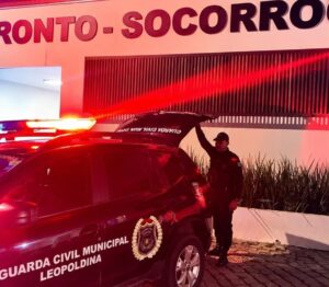 Gritos de socorro levam GCM a apartamento e homem é preso por violência doméstica em Leopoldina