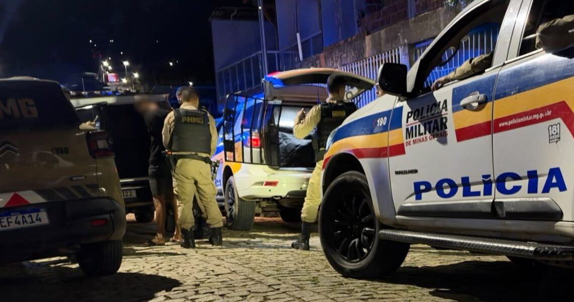Motorista foge da PM, atropela motociclista e acaba preso com mais de 7.500 pinos de cocaína em Leopoldina