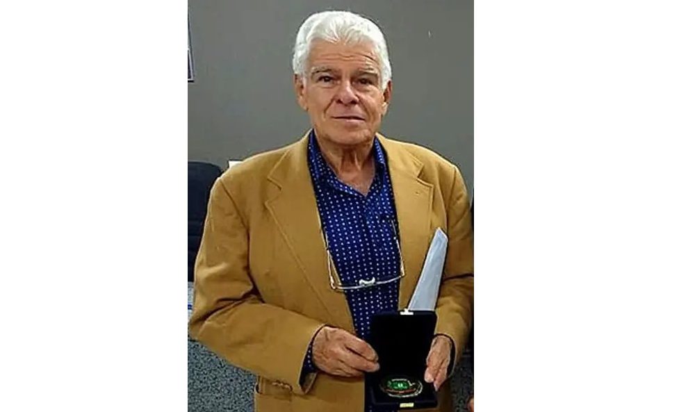 Leopoldina se despede de José Newton Ferreira de Oliveira, advogado, professor e empresário