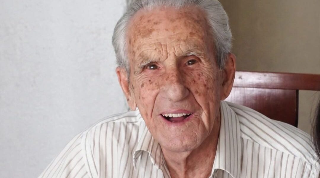 Aos 90 anos, morre Oscar Espíndola Filho, ex-gerente da Minas Caixa e ex-jogador do Ribeiro Junqueira